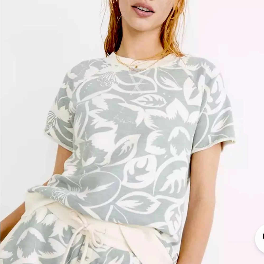 MWL Oversized Short-Sleeve Sweatshirt in
Tropical Floral in Frosted Sage XS